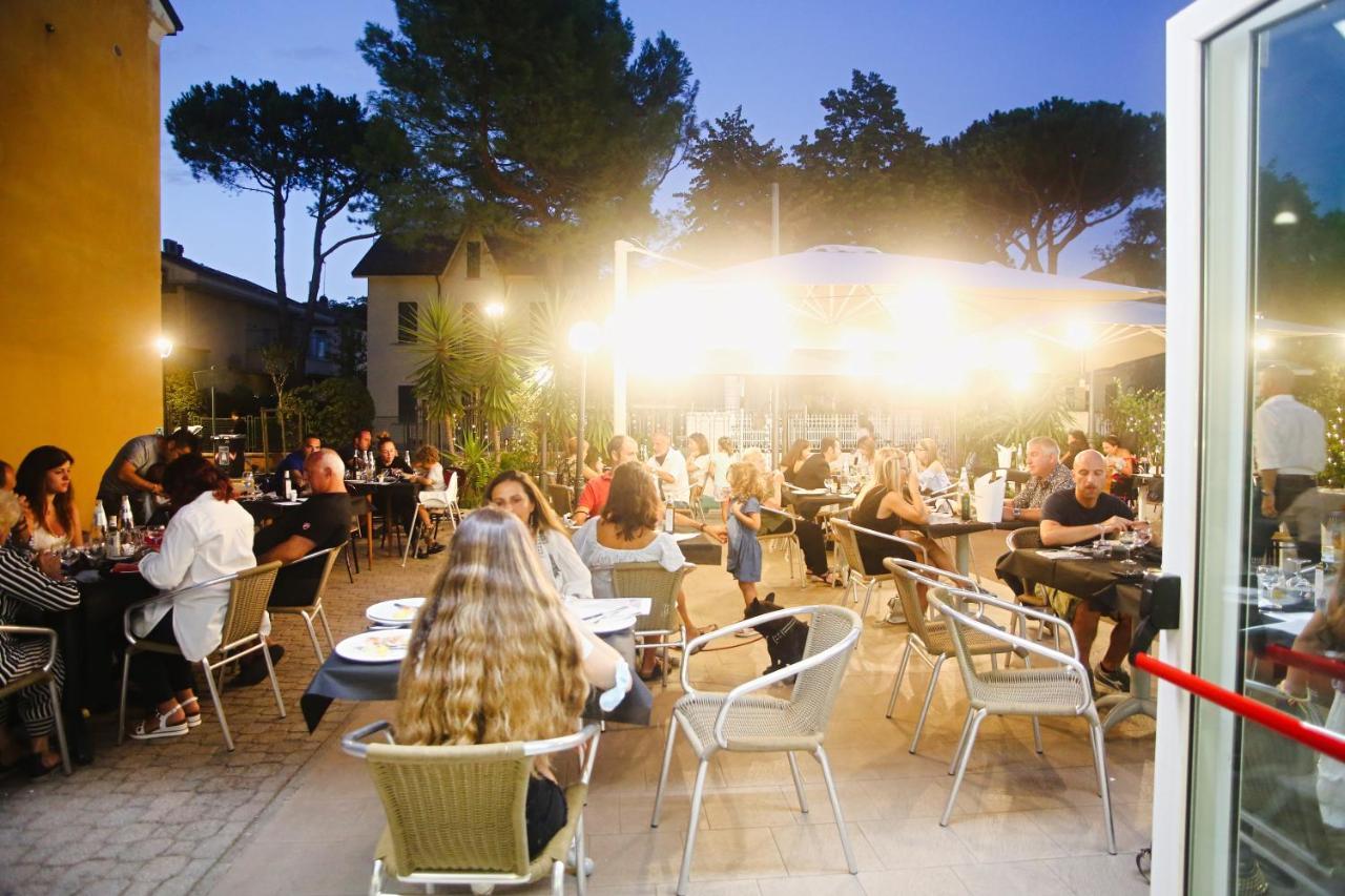Hotel Falco Riccione Ngoại thất bức ảnh
