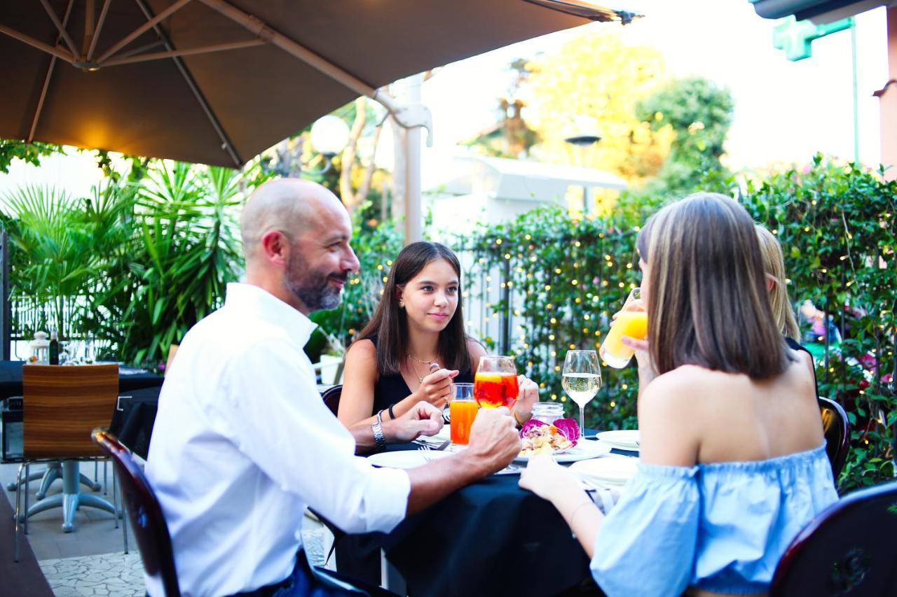 Hotel Falco Riccione Ngoại thất bức ảnh