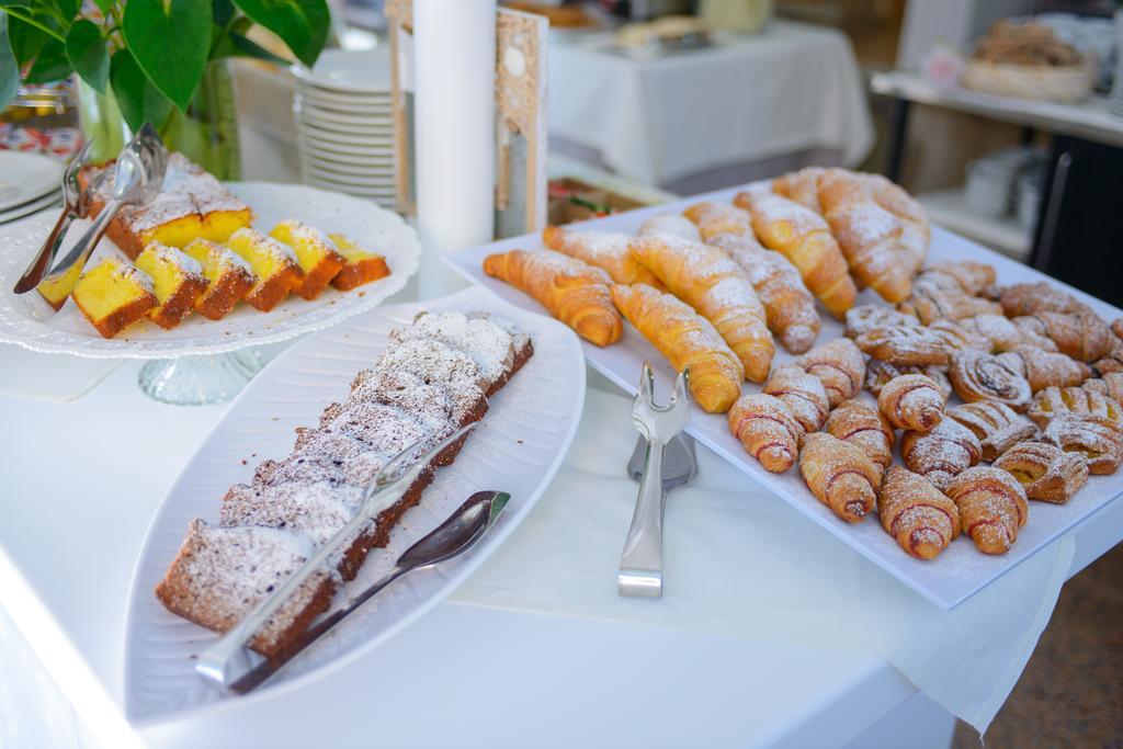 Hotel Falco Riccione Ngoại thất bức ảnh