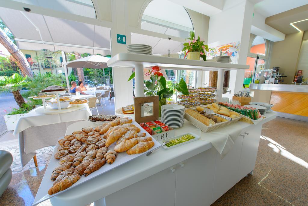 Hotel Falco Riccione Ngoại thất bức ảnh